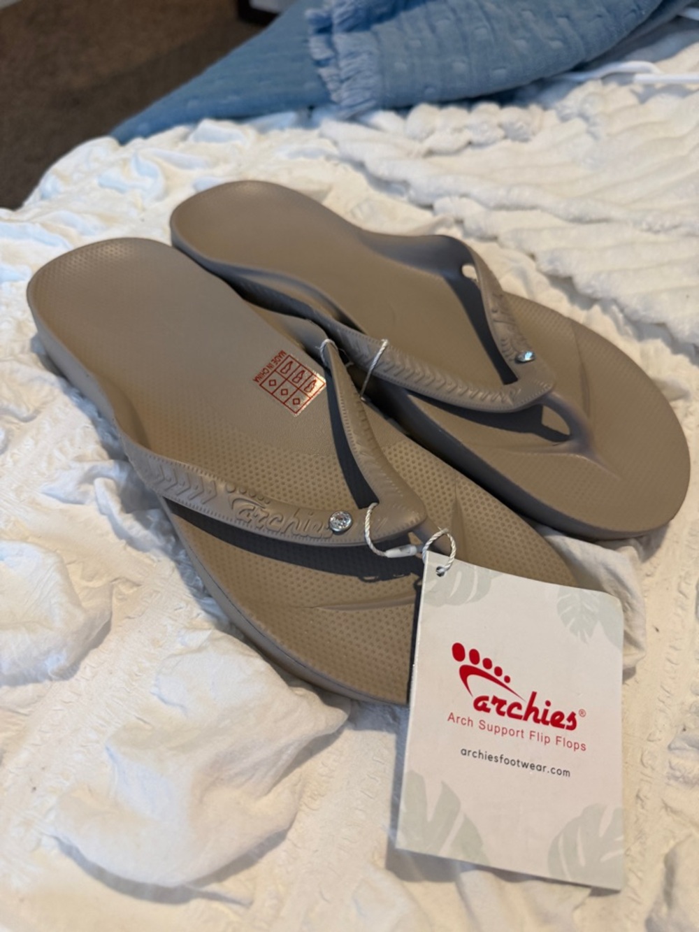 Women's Arch Support Flip Flops in Taupe